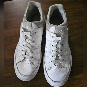 On The Roger Swiss Engeneering White Shoes Women Size 6.5